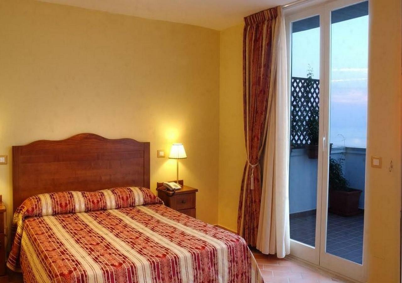 Hotel Baia Palinuro